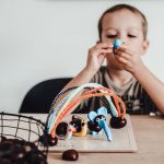 Zabawka dla niemowlaka – jaką wybrać?